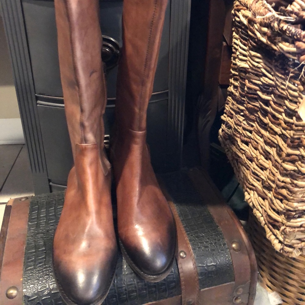 New, Gorges Hombre ArturoChiang leather boots 10M